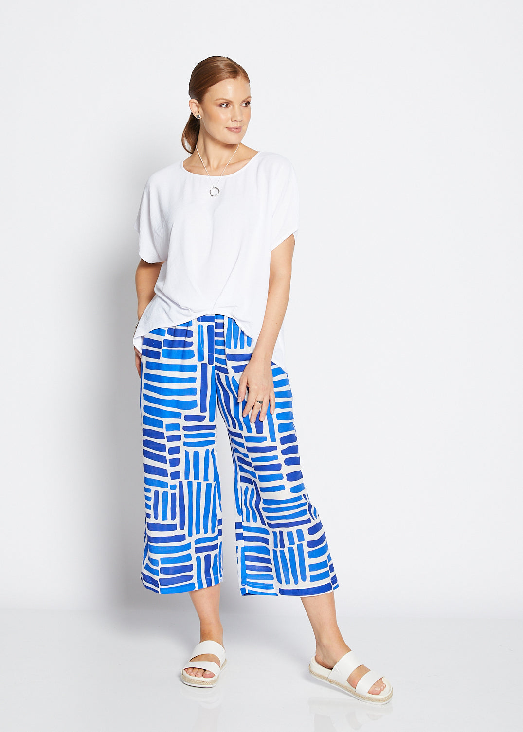 Zion linen crop pant in Gazebo blue