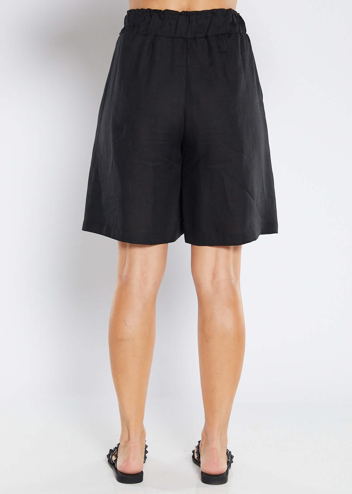 100% Luxe Linen Short with Pockets in Black
