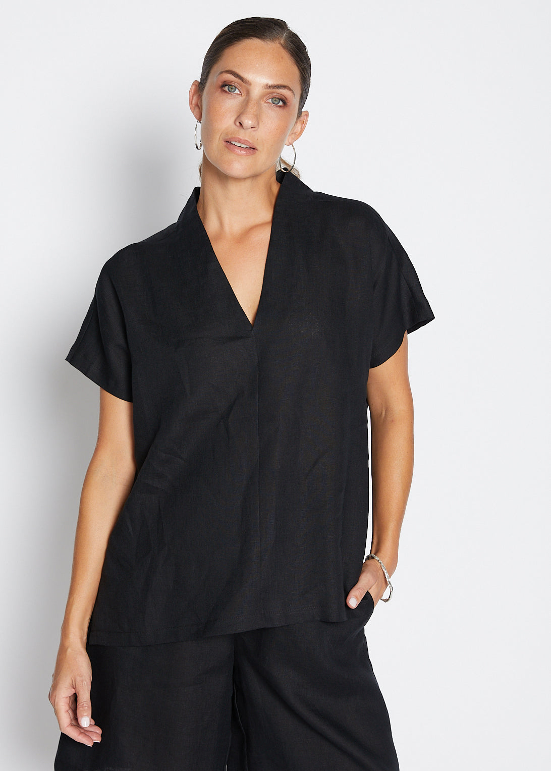 Princess Havana luxe linen top in black
