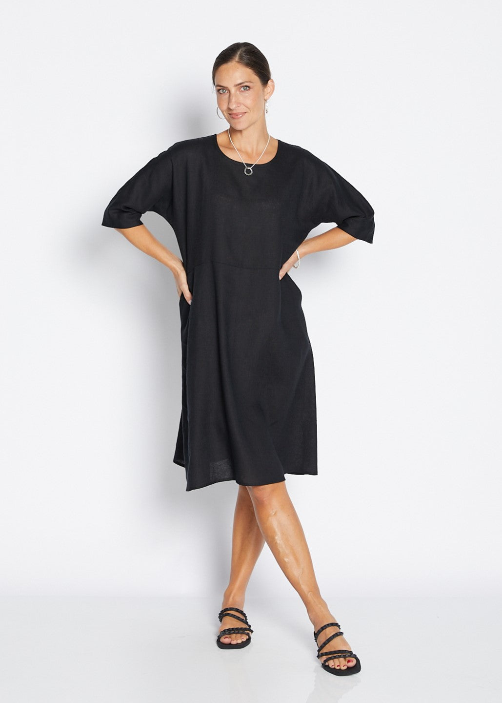 Monet Havana luxe linen dress in black