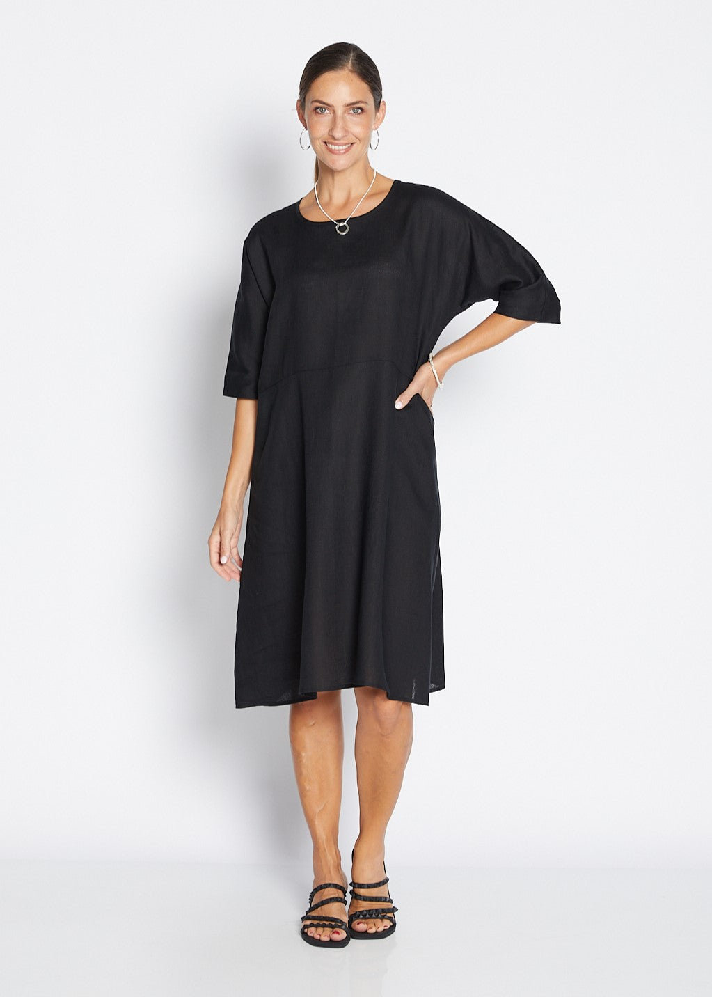 Monet Havana luxe linen dress in black