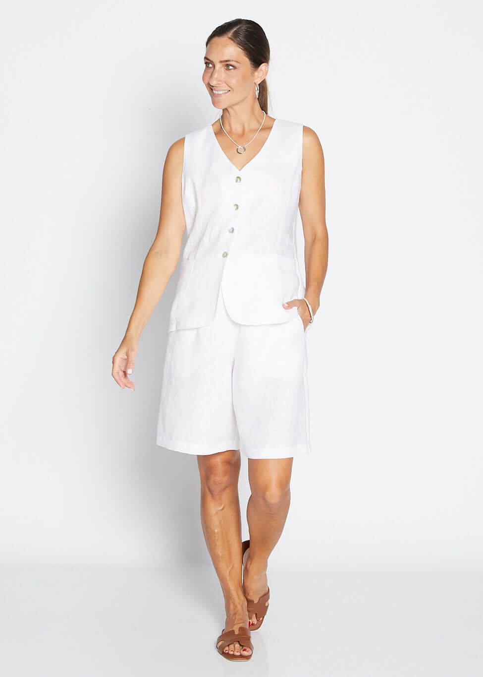 100% Luxe Linen Short With Pockets in White