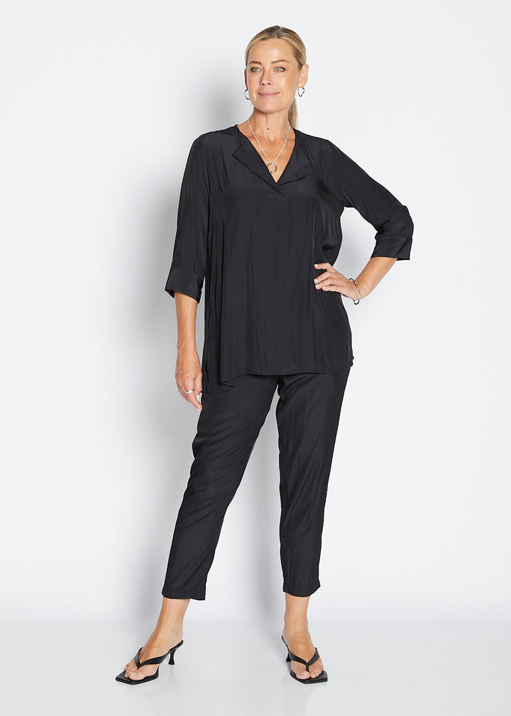 Norah Lustre tapered pant in Black