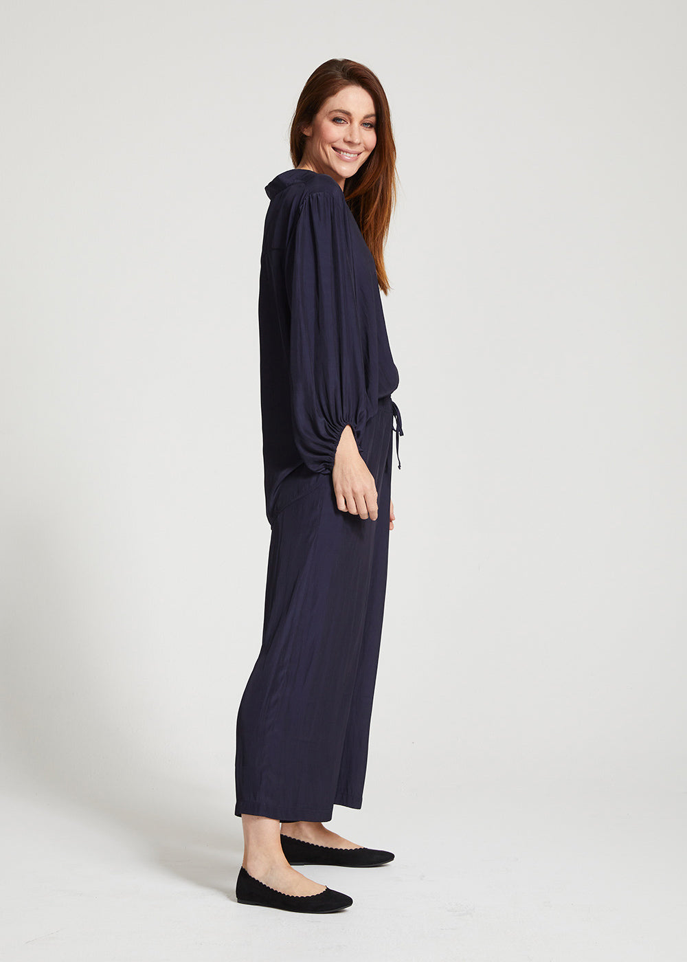 Barbe Lustre technical cropped drawstring pant in navy