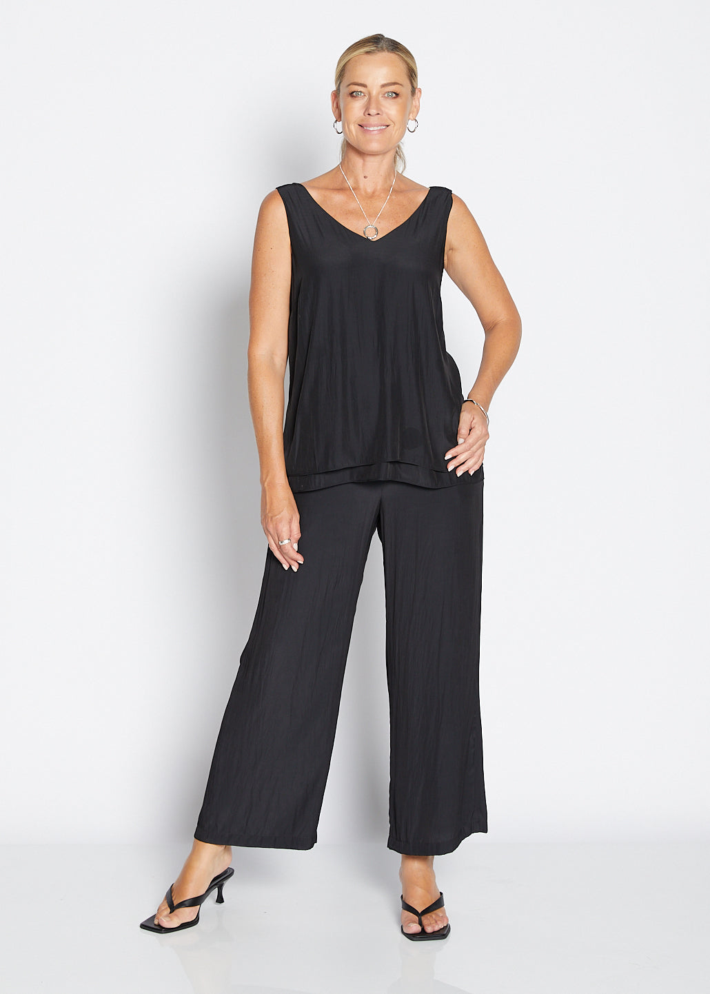 Violin Lustre wide leg pants in black