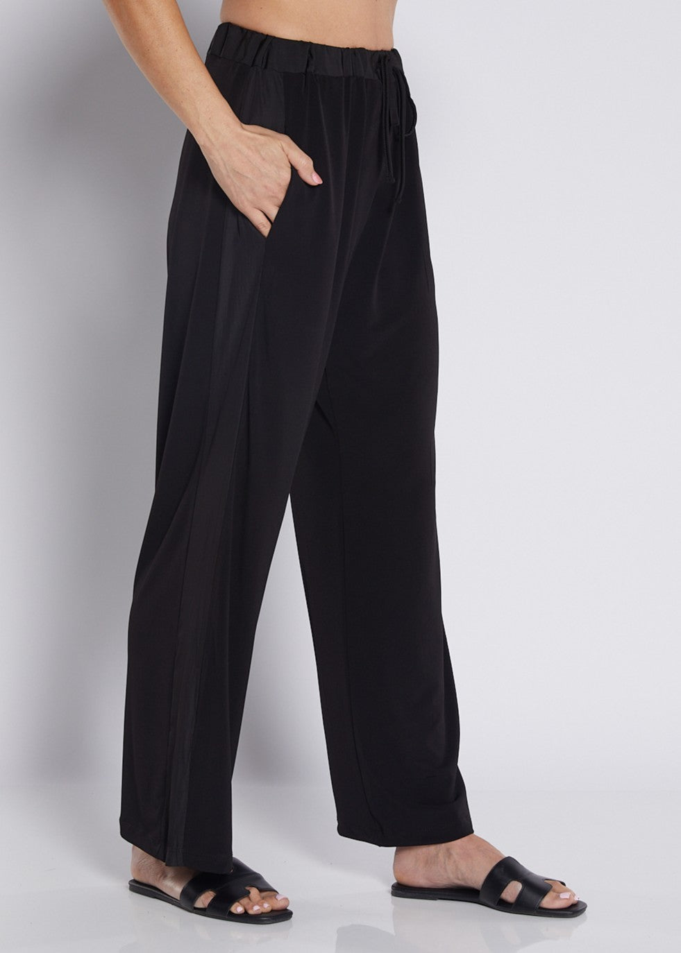 Jersey and Silky Spliced Relaxed Pant with Pockets in Black