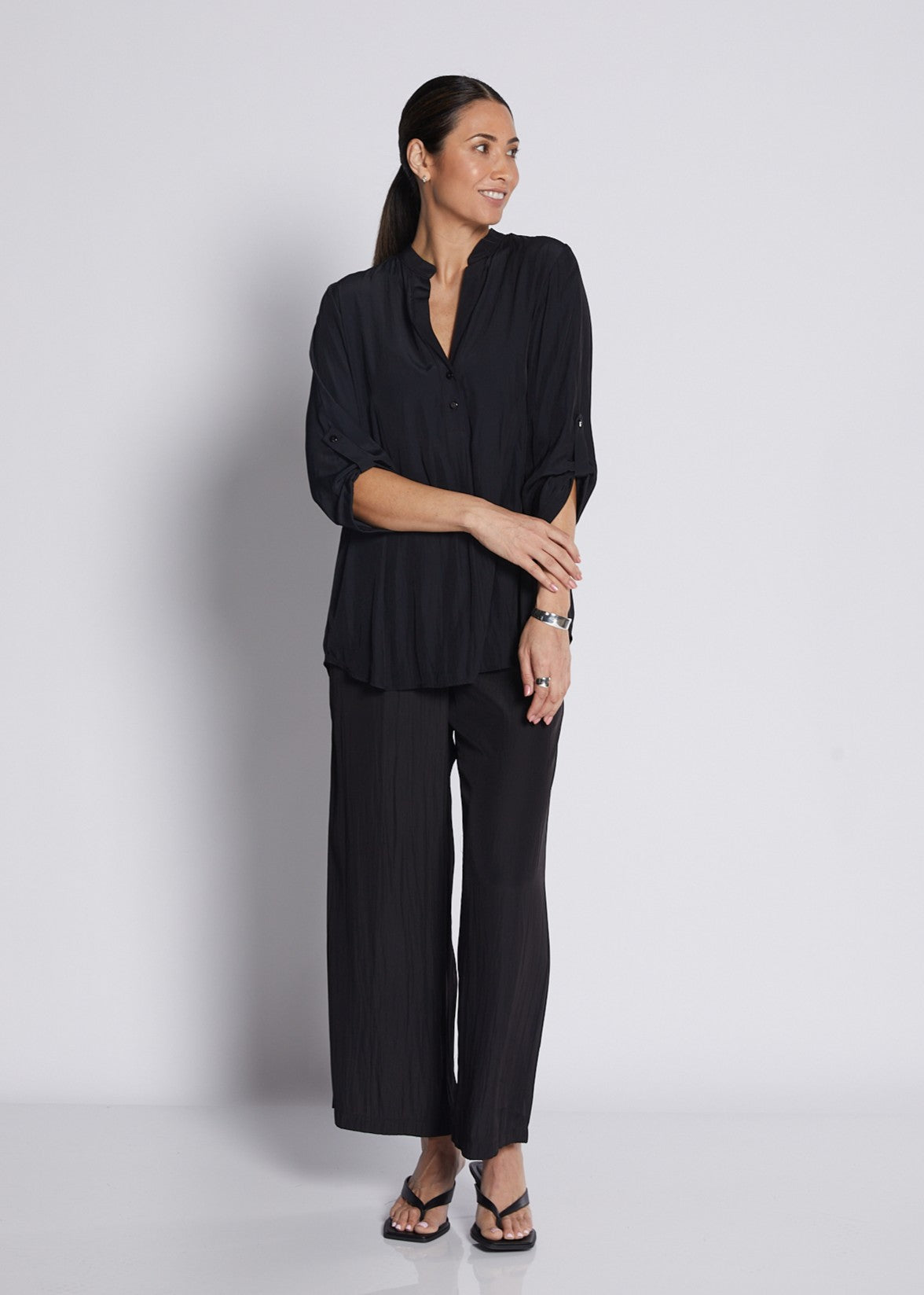 Violin Lustre technical wide leg pants in black