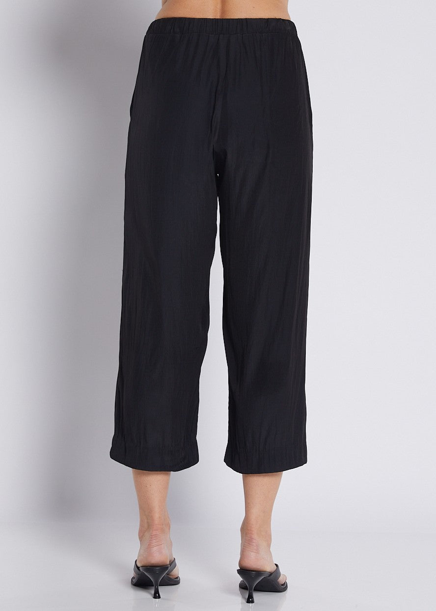 Silky Technical Cropped Drawstring Pant in Black