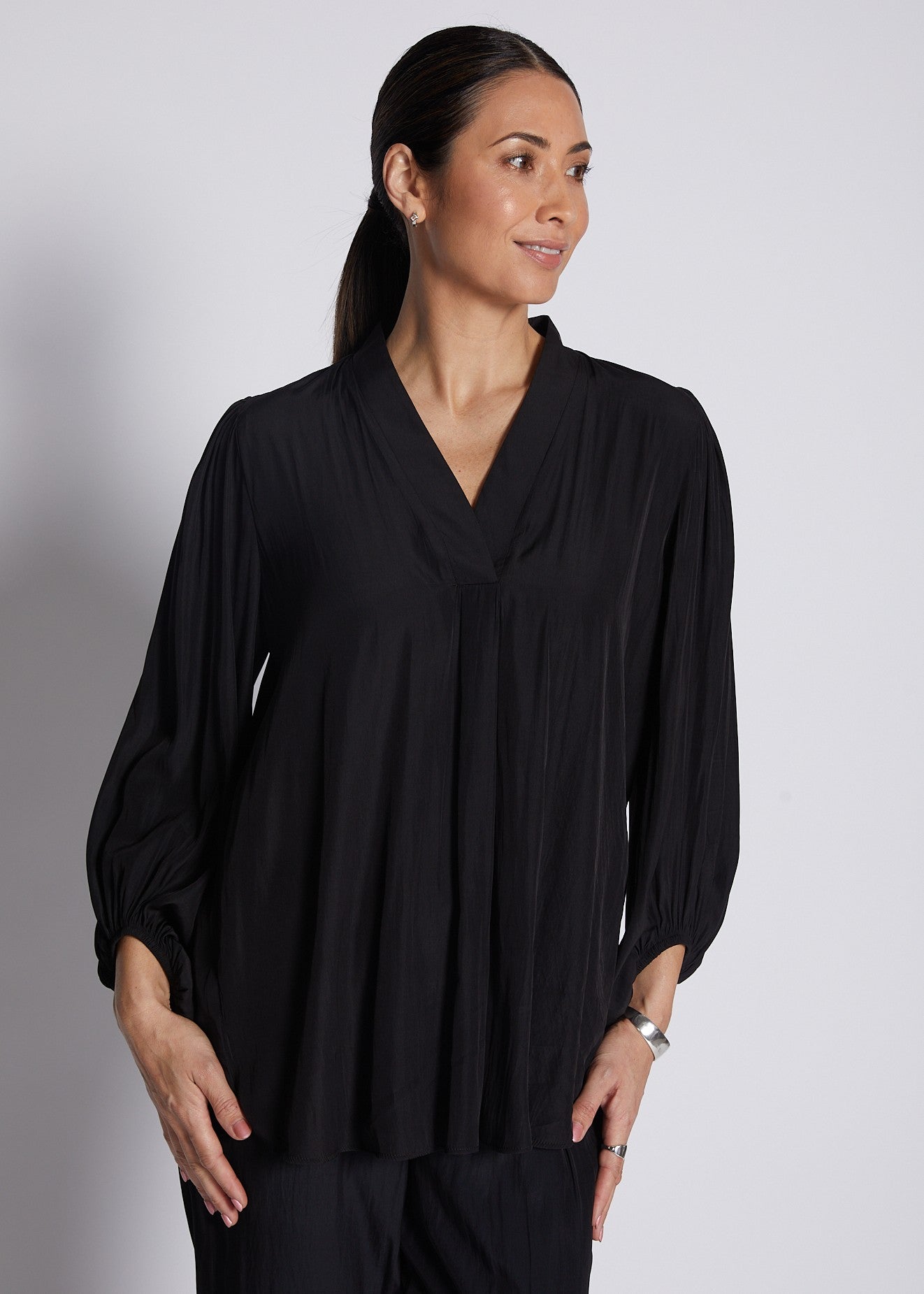 Silky technical V neck billow sleeve blouse in black