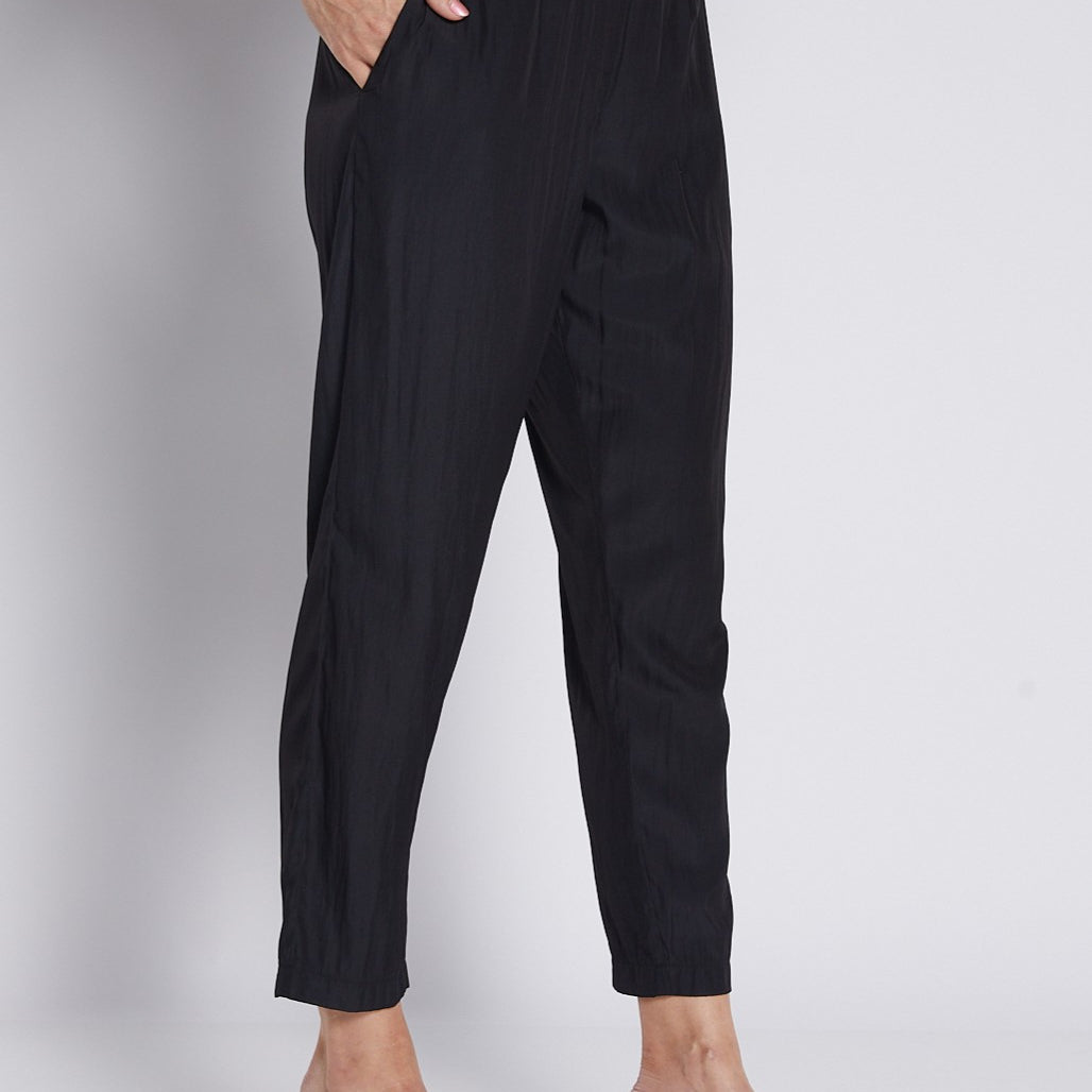 Silky Technical Tapered Pant in Black