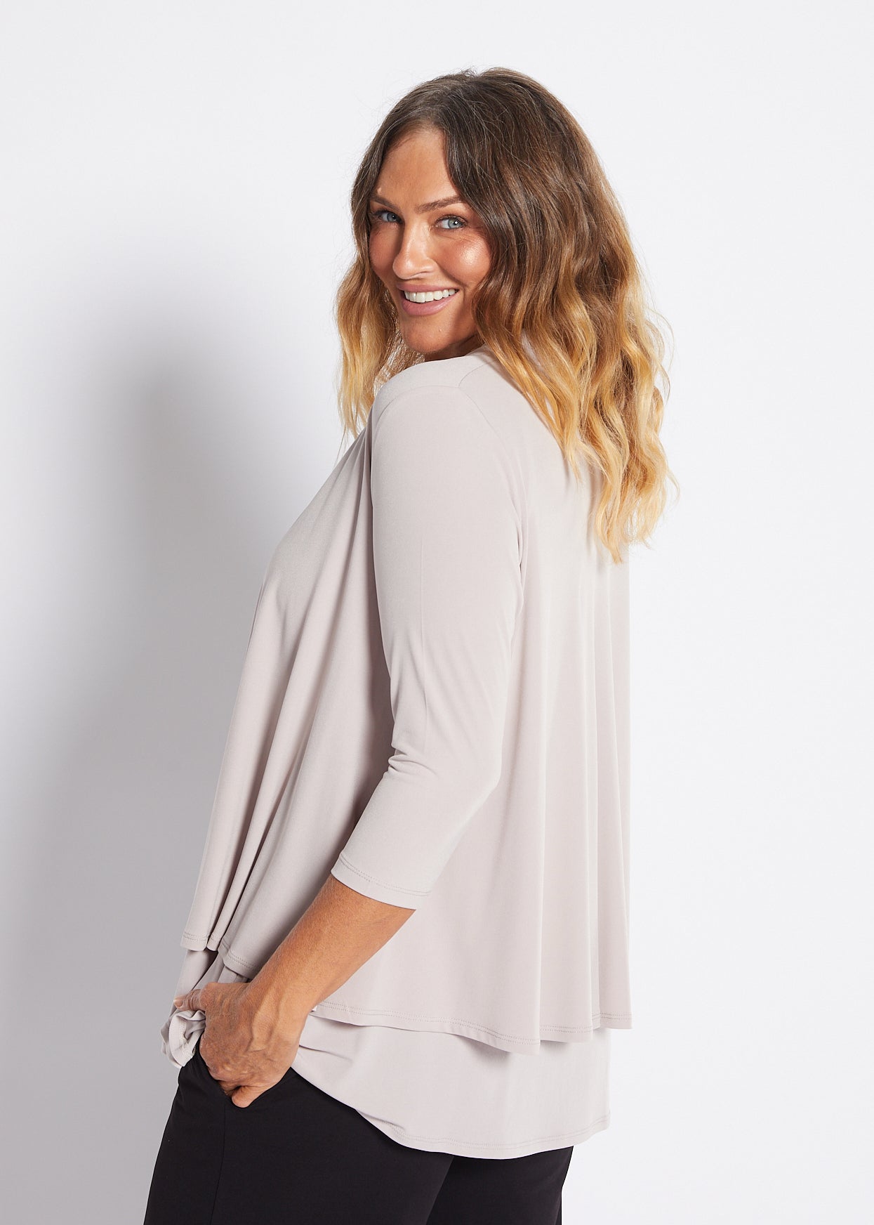 Sista Foundation slinky jersey swing jacket in champagne