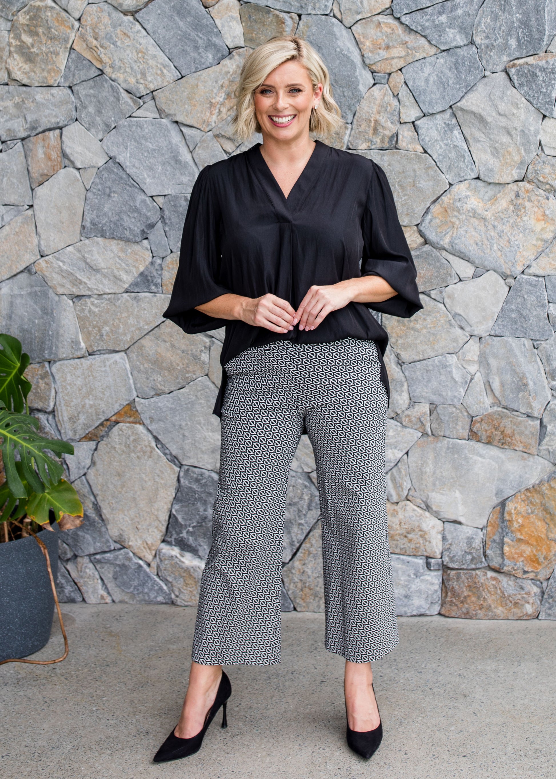 Maple Lustre Women's Blouse with billow sleeves in Black.