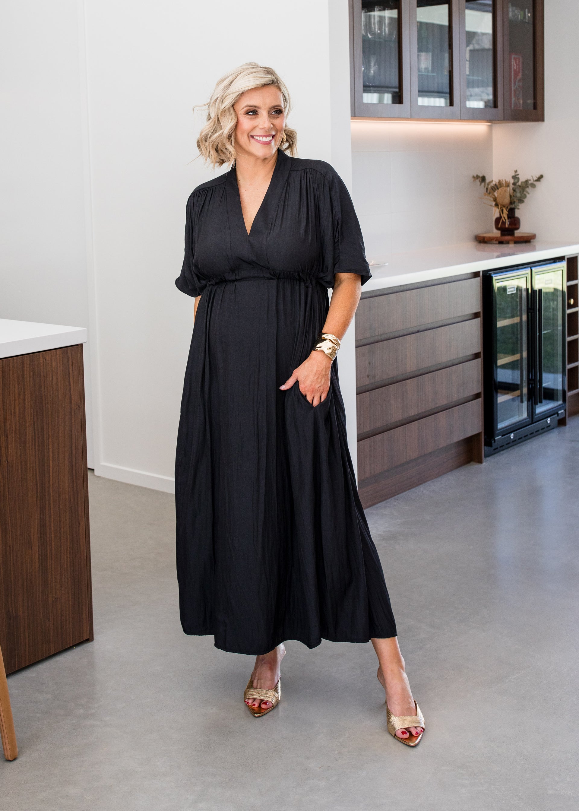 Misty Lustre kaftan dress in black – Philosophy Australia