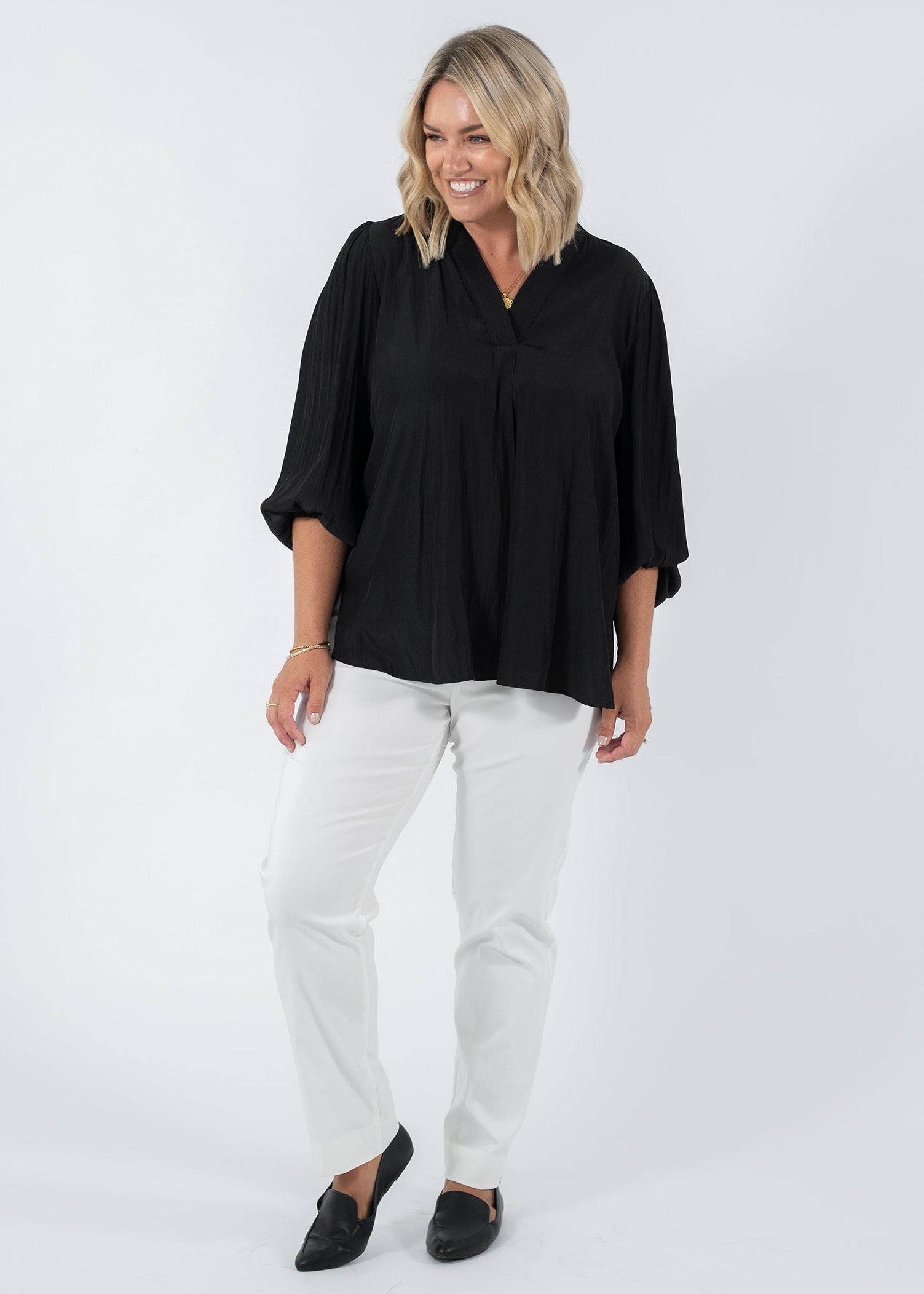 Narrow Miracle Bengaline Women's full-length slim-cut pants in white.