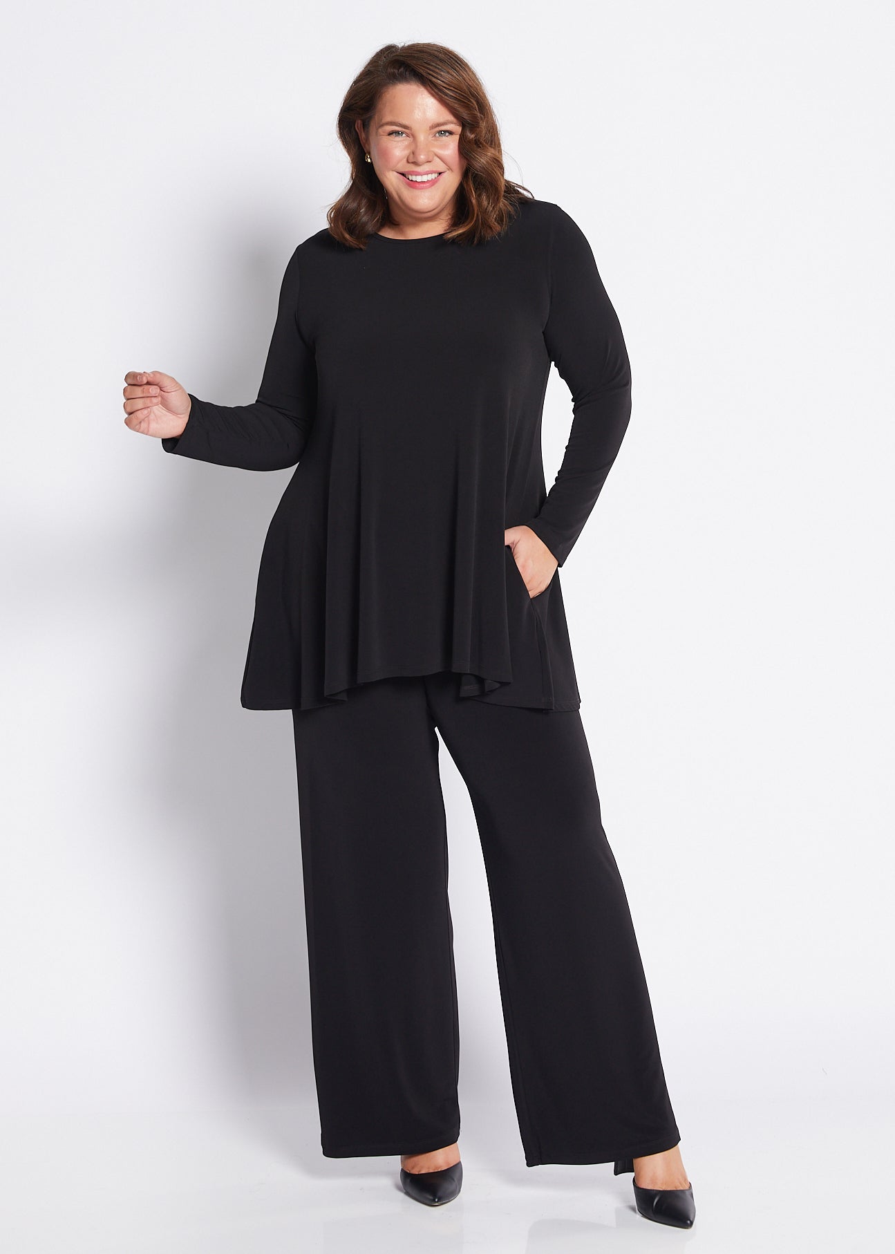 Jersey Long Sleeve Swing Tunic with Pockets in Black