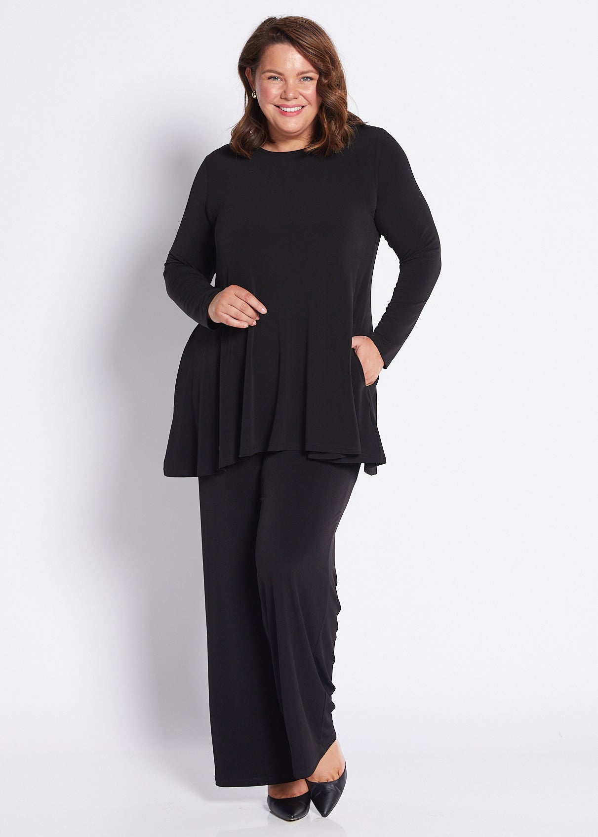 Jersey Long Sleeve Swing Tunic with Pockets in Black