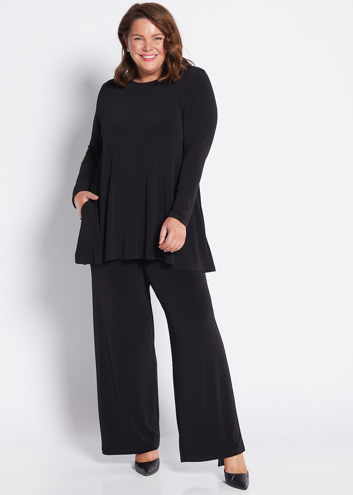 Jersey Long Sleeve Swing Tunic with Pockets in Black