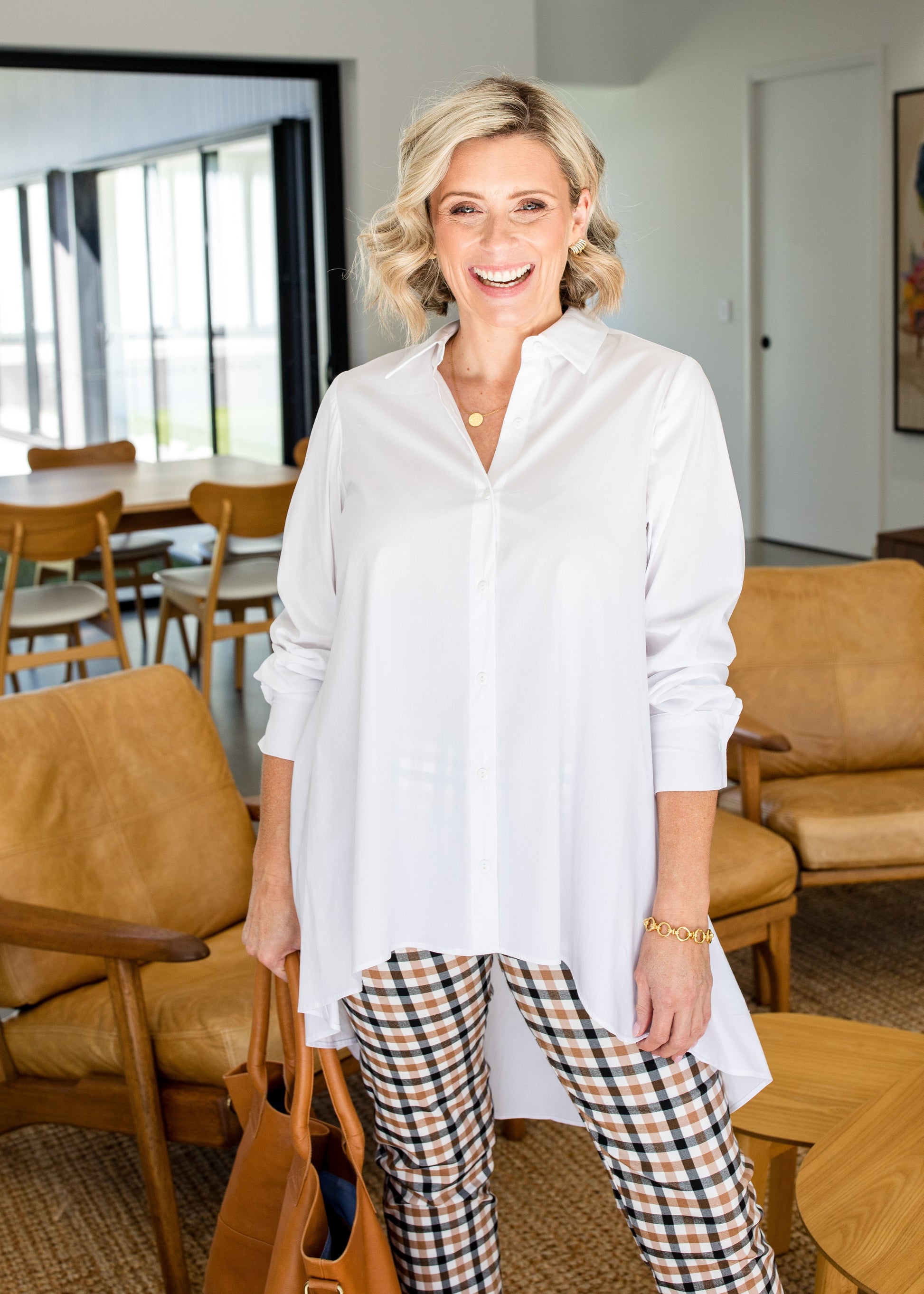 Ailsa City stretch cotton hi lo shirt in white