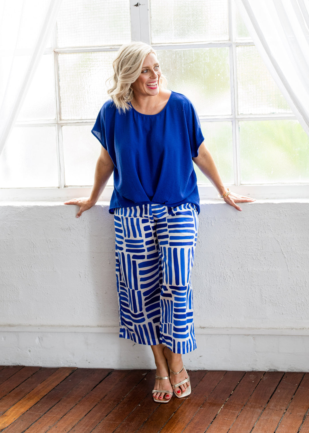Zion linen crop pant in Gazebo blue