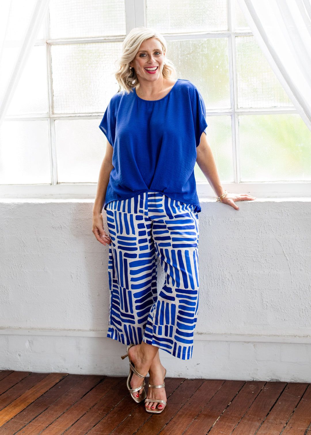 Zion linen crop pant in Gazebo blue