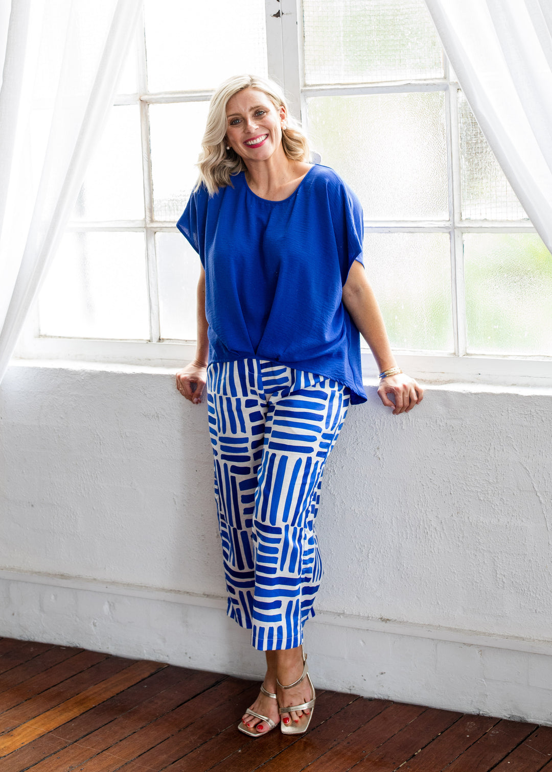 Zion linen crop pant in Gazebo blue