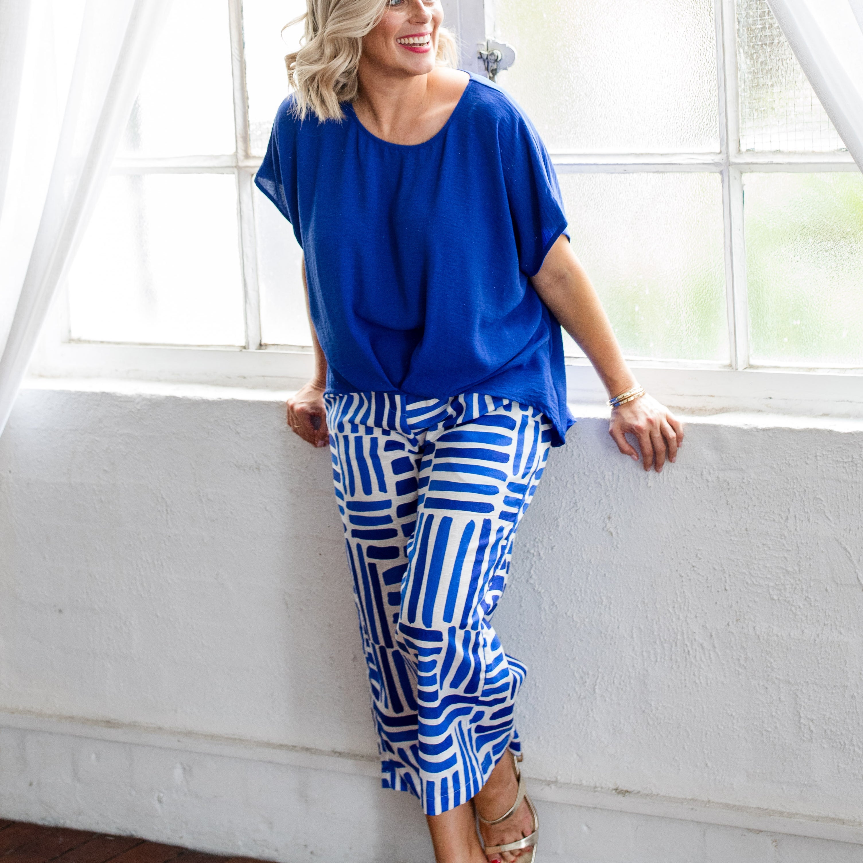 Zion linen crop pant in Gazebo blue