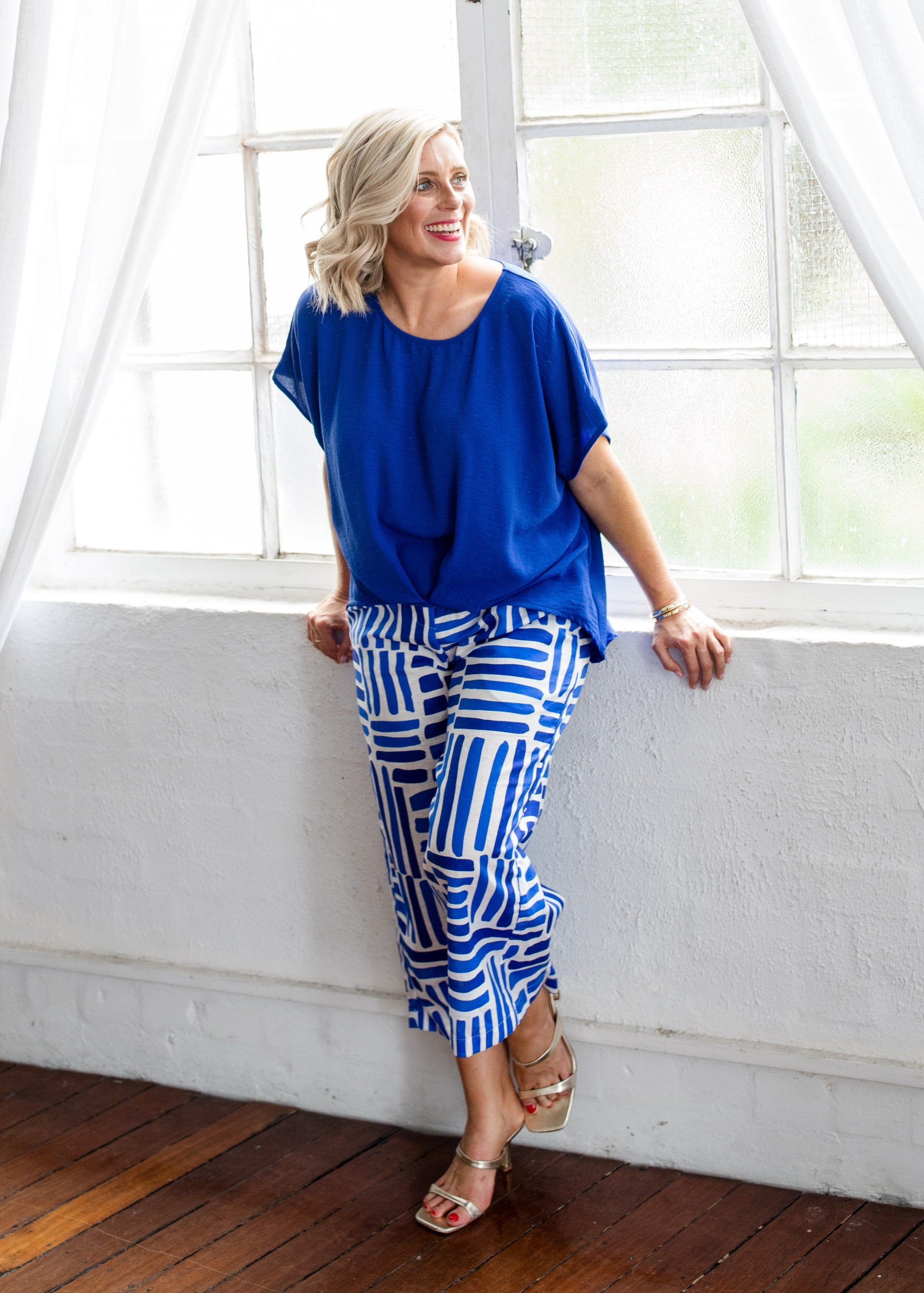 Zion linen crop pant in Gazebo blue