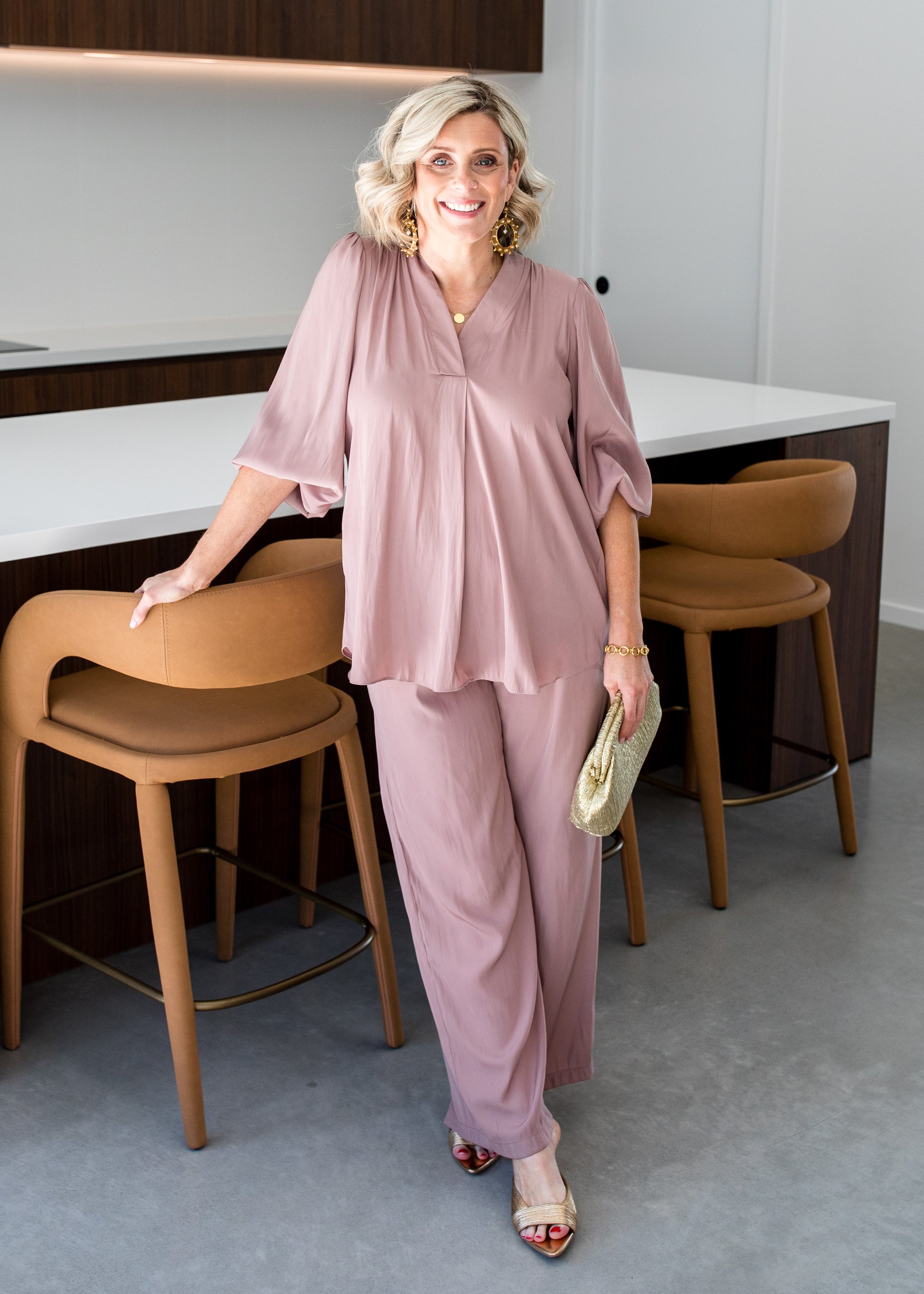 Violin Lustre technical wide leg pants in mocha