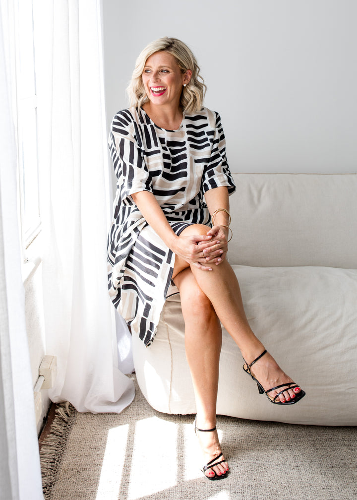 Claude linen dress in Gazebo black