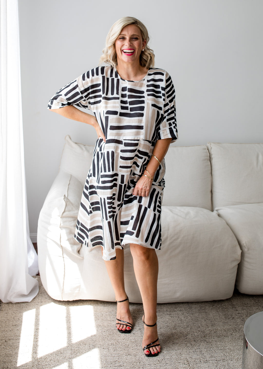 Claude linen dress in Gazebo black