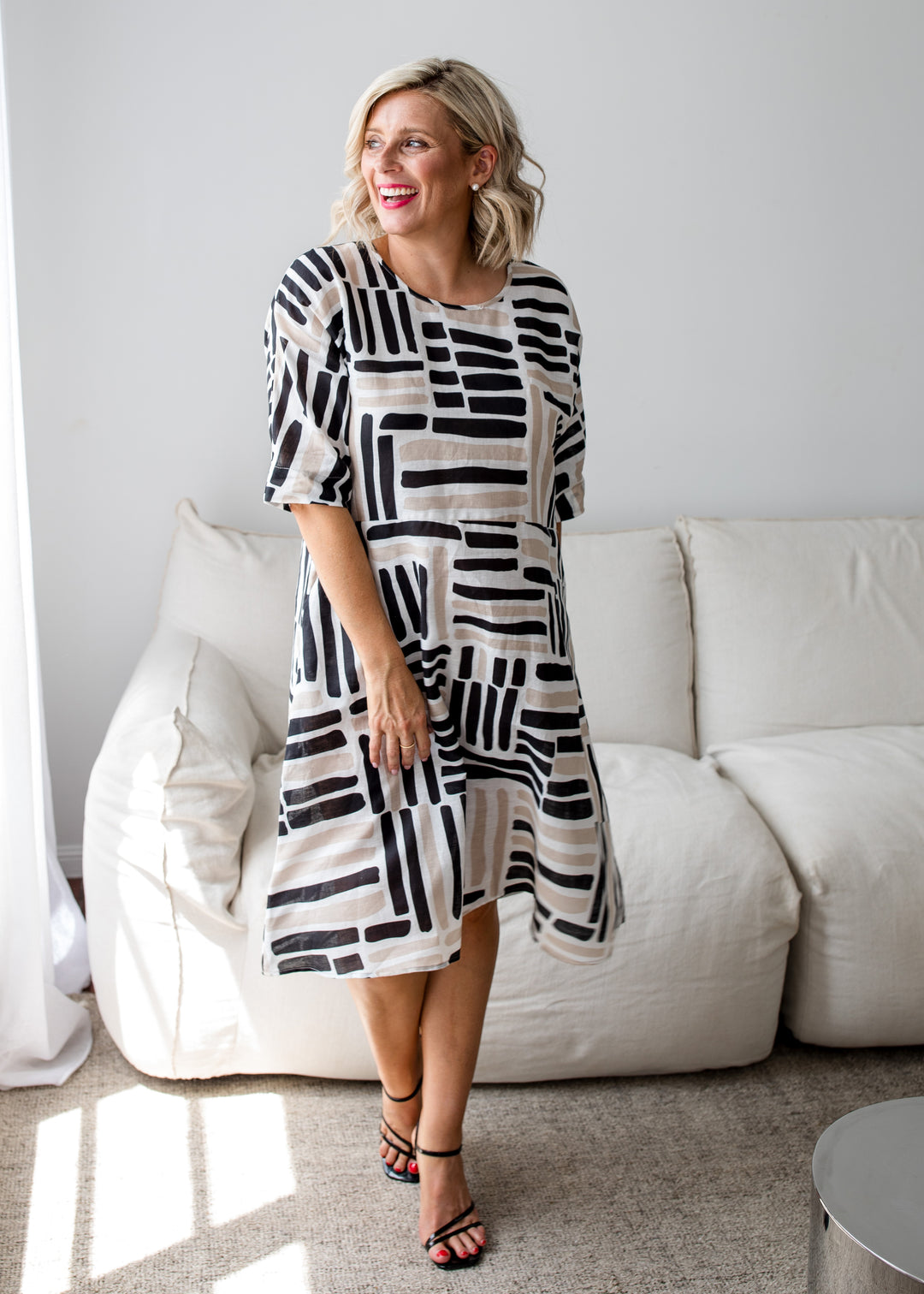 Claude linen dress in Gazebo black