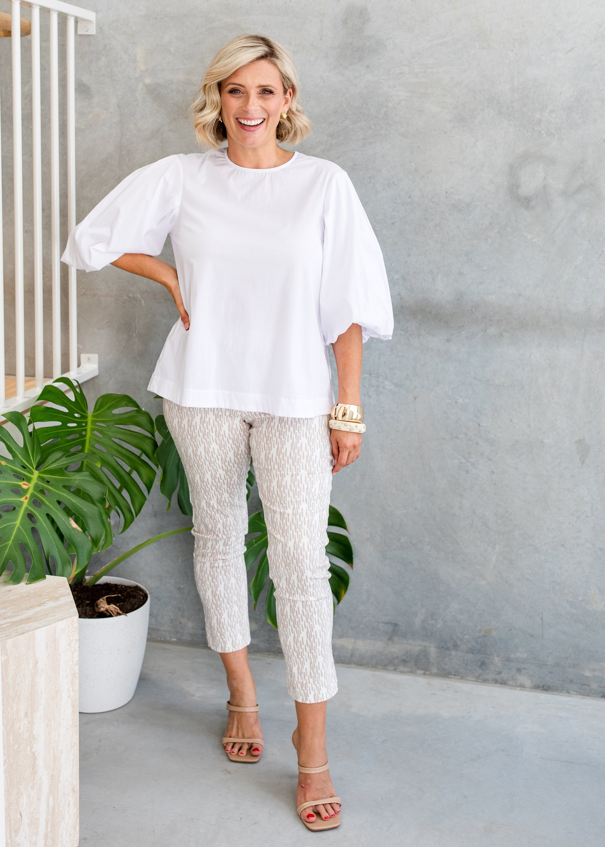 Bengaline Stretch 7/8 Fitted Pant in Neutral Beige and White Print