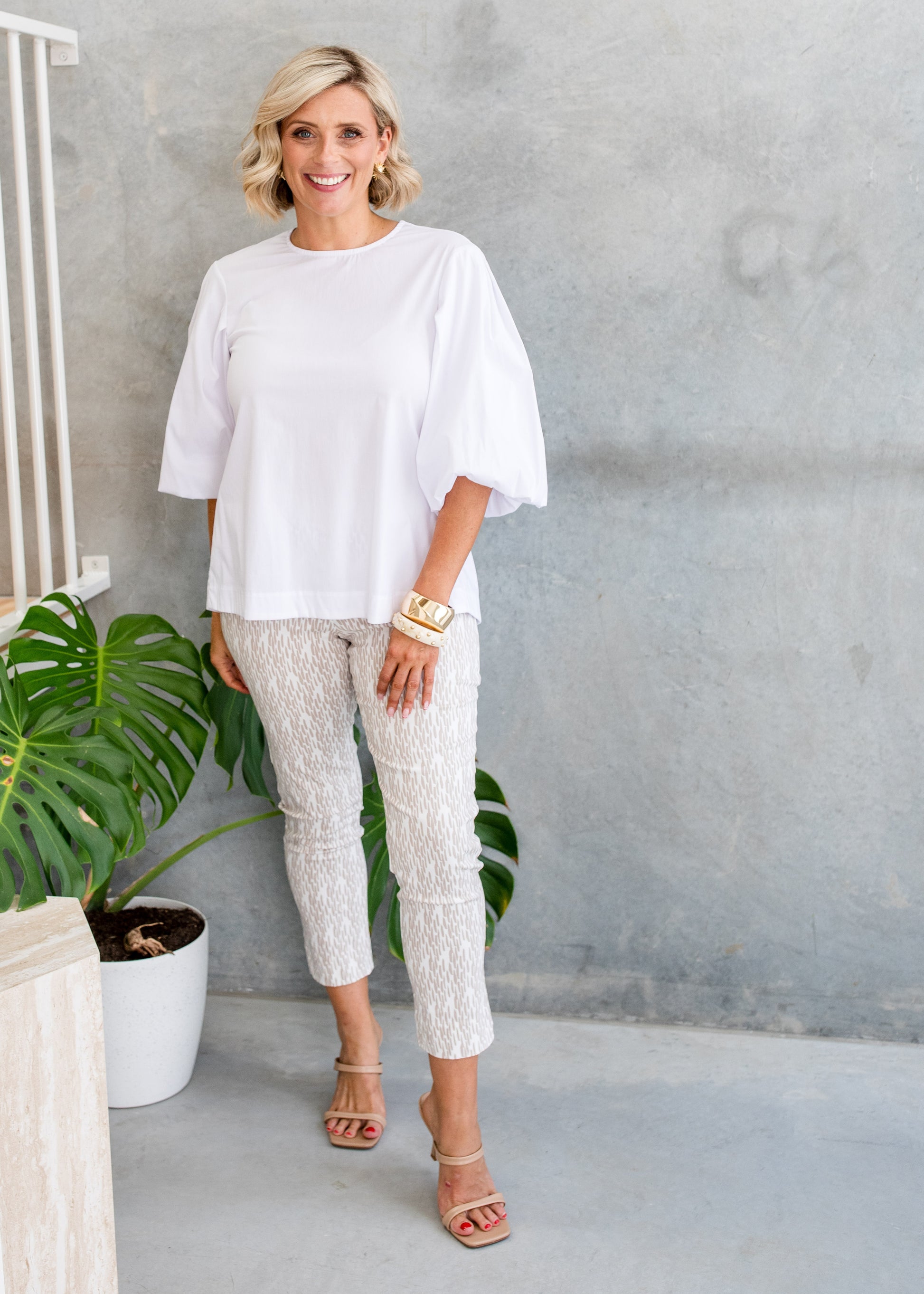 Bengaline Stretch 7/8 Fitted Pant in Neutral Beige and White Print