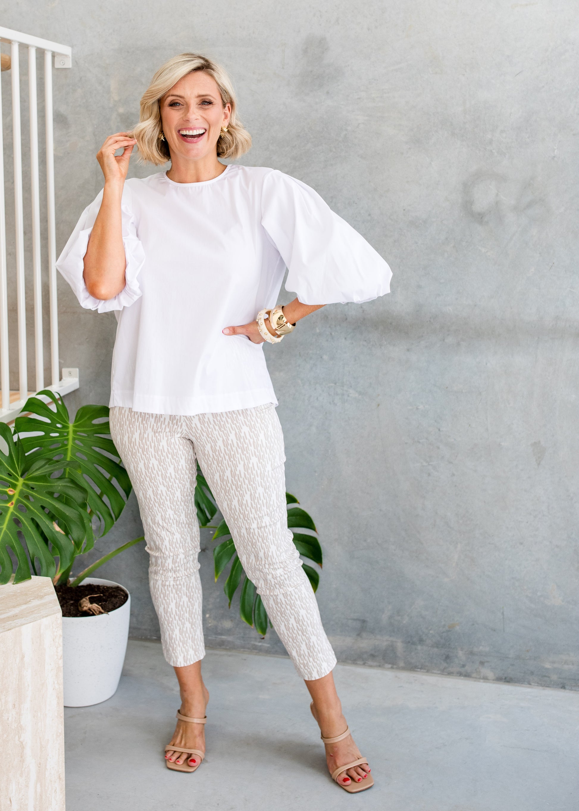 Bengaline Stretch 7/8 Fitted Pant in Neutral Beige and White Print