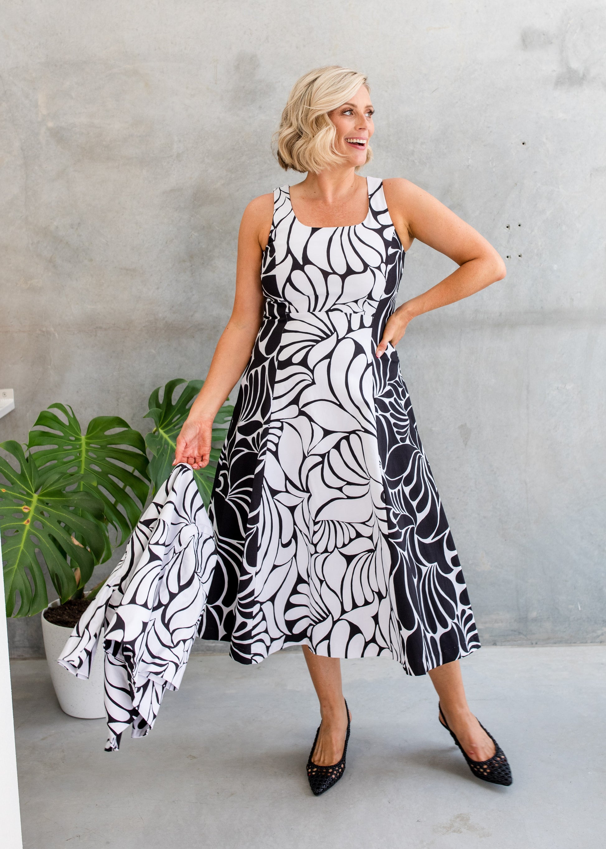 Bengaline Printed Panelled Sleeveless Pocket Dress in Black and White Print