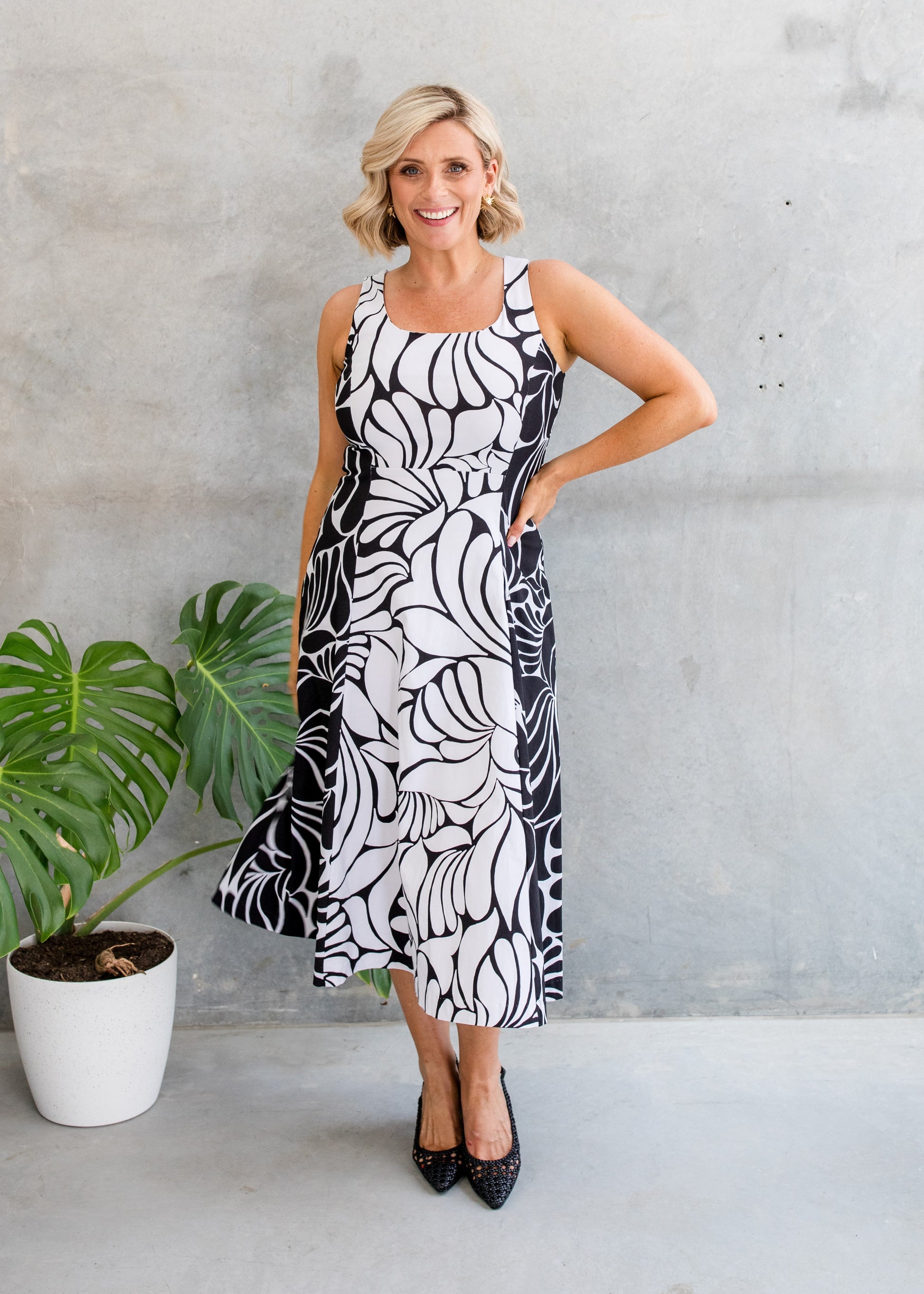 Bengaline Printed Panelled Sleeveless Pocket Dress in Black and White Print