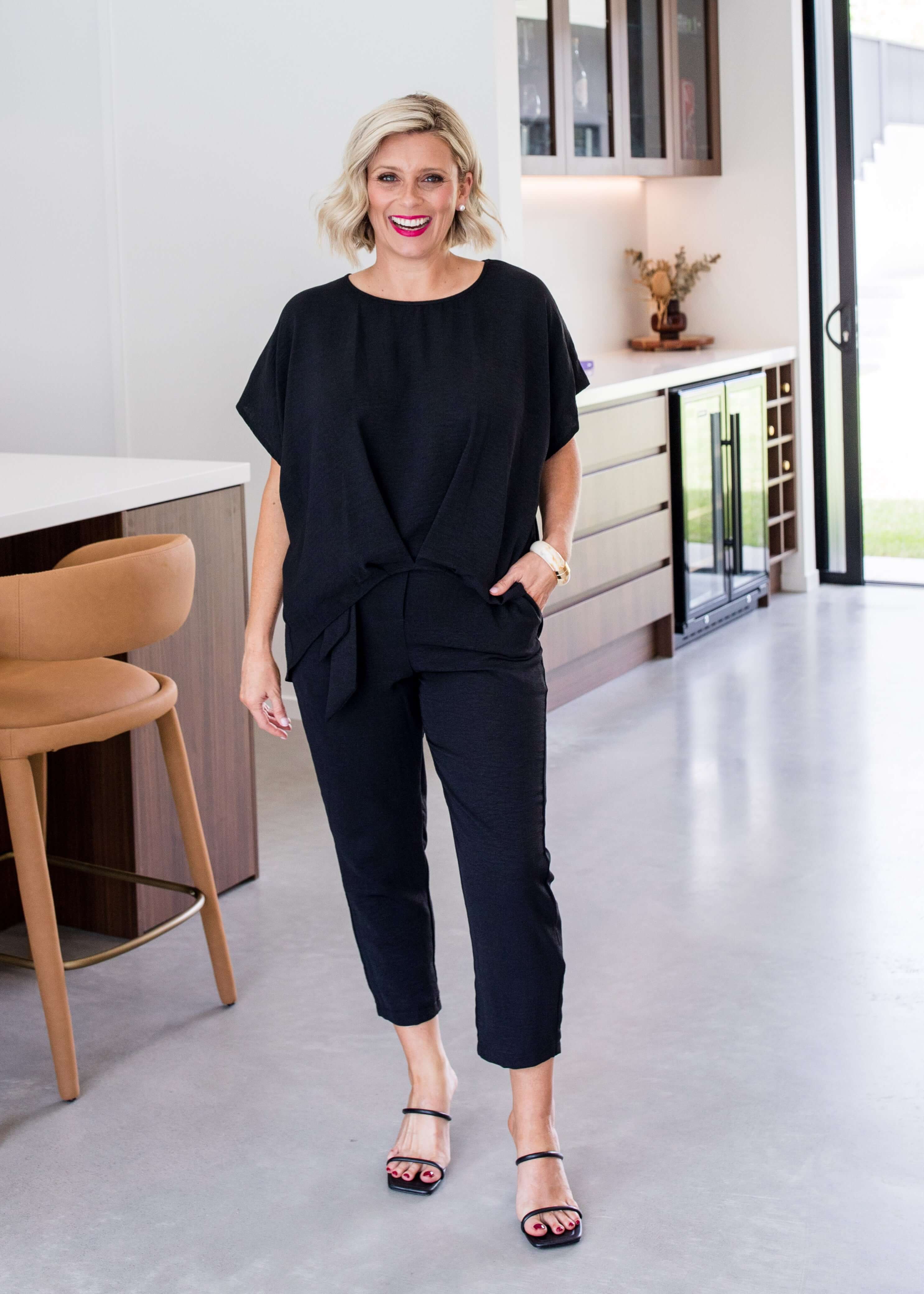 Kenzie Resort crepe taper leg belt pant in black