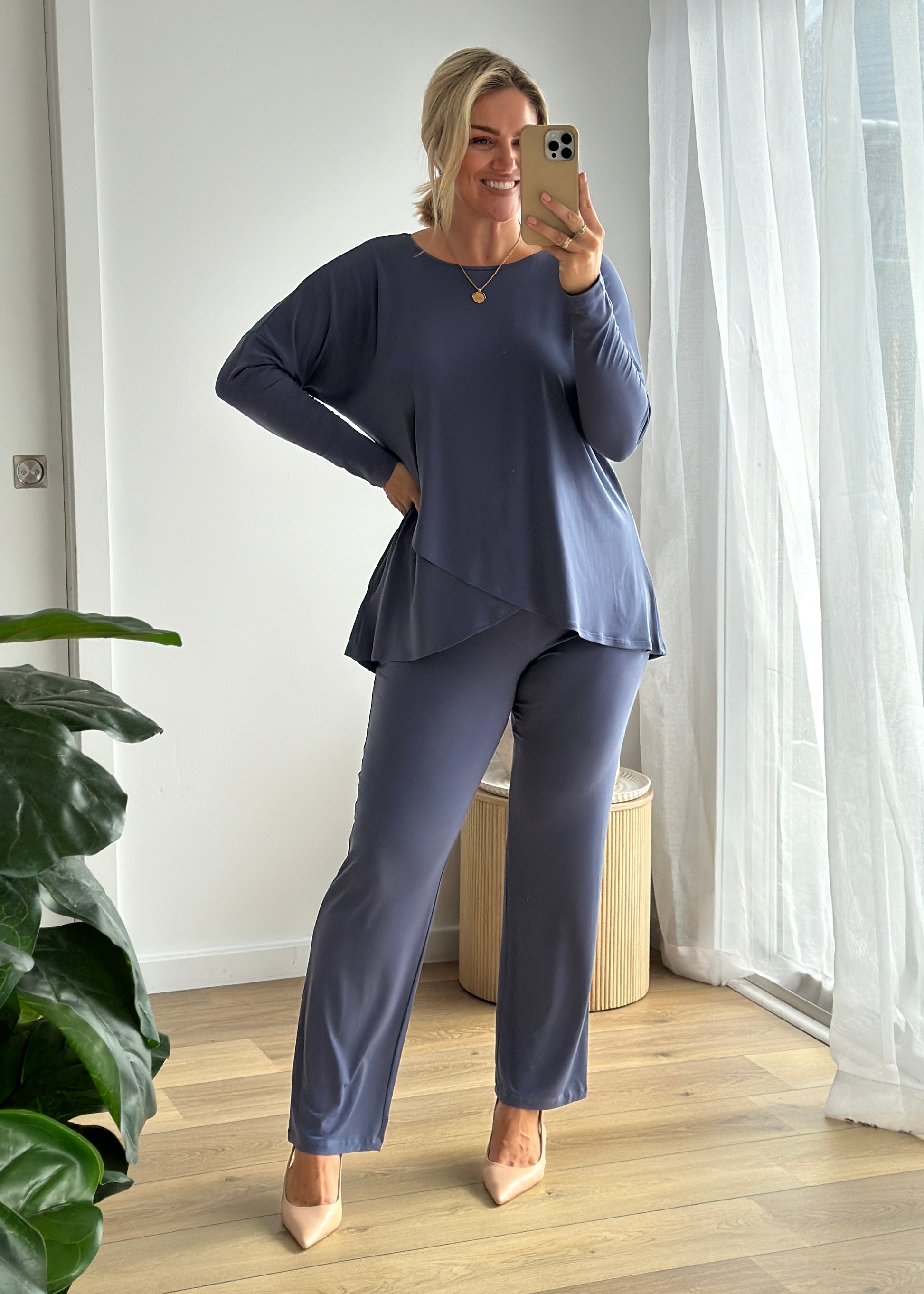 Linear Foundation slinky jersey pant in French blue