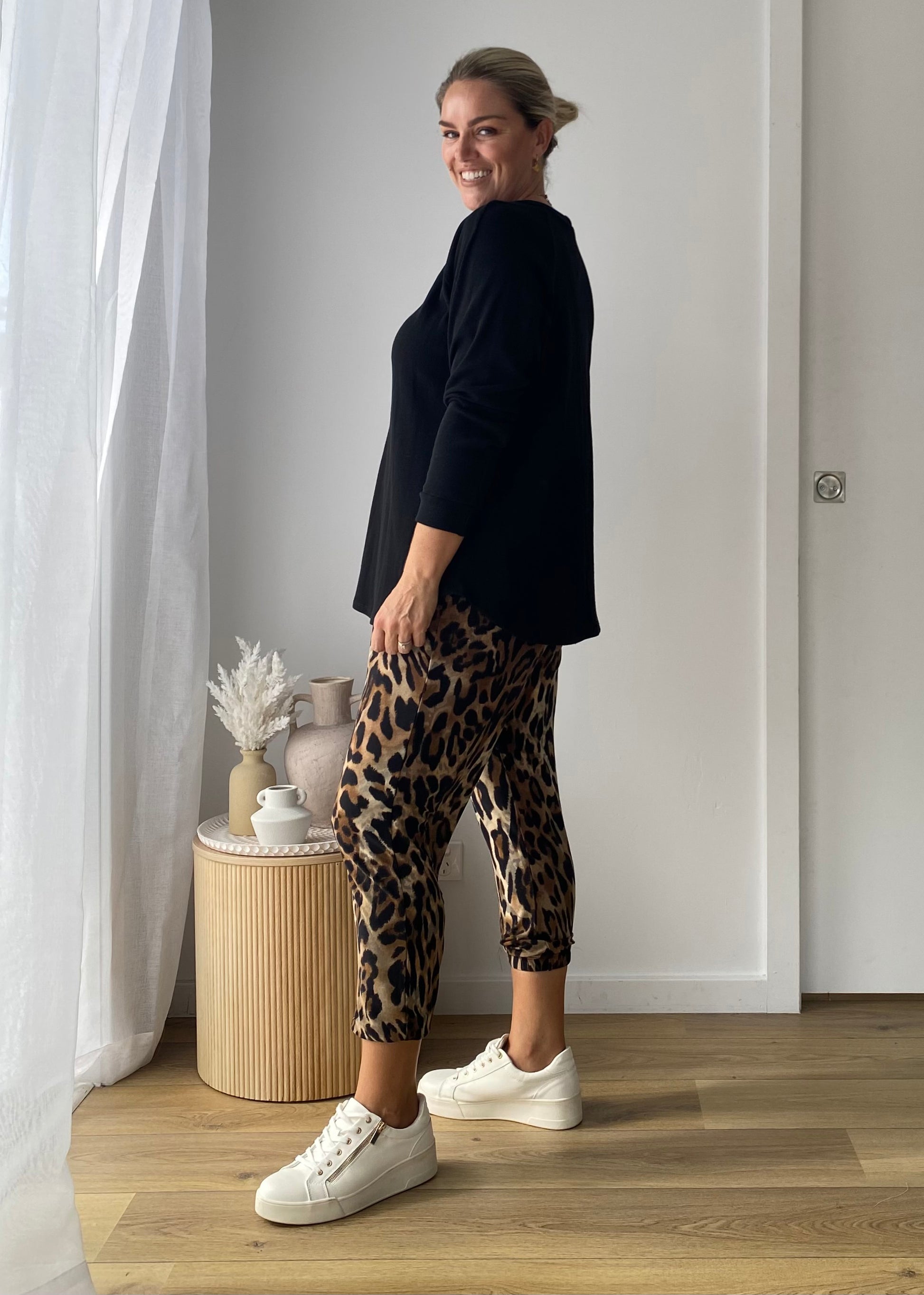 Rawson waffle raglan pullover in black