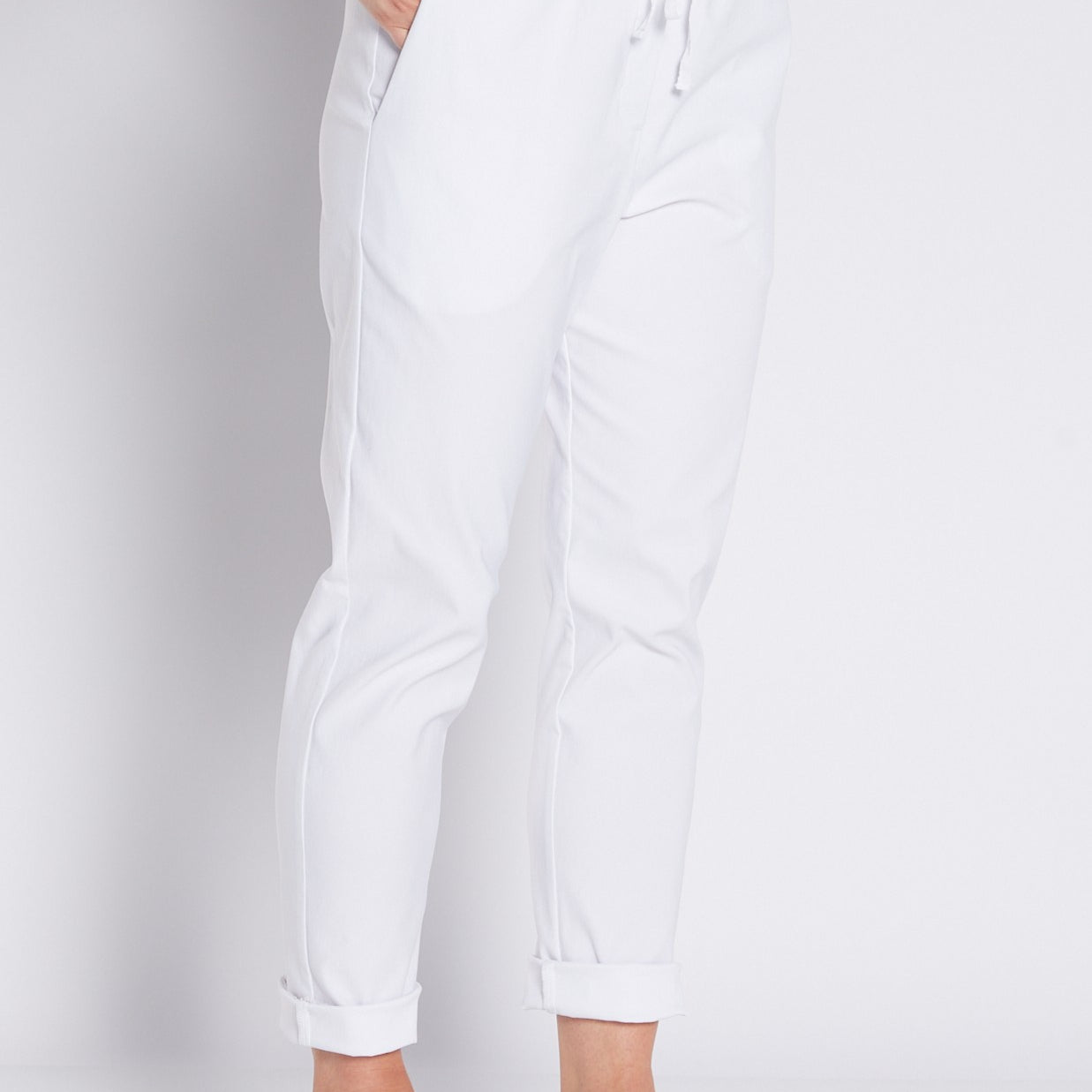 Bengaline Stretch Relaxed Drawstring Pocket Pant in White