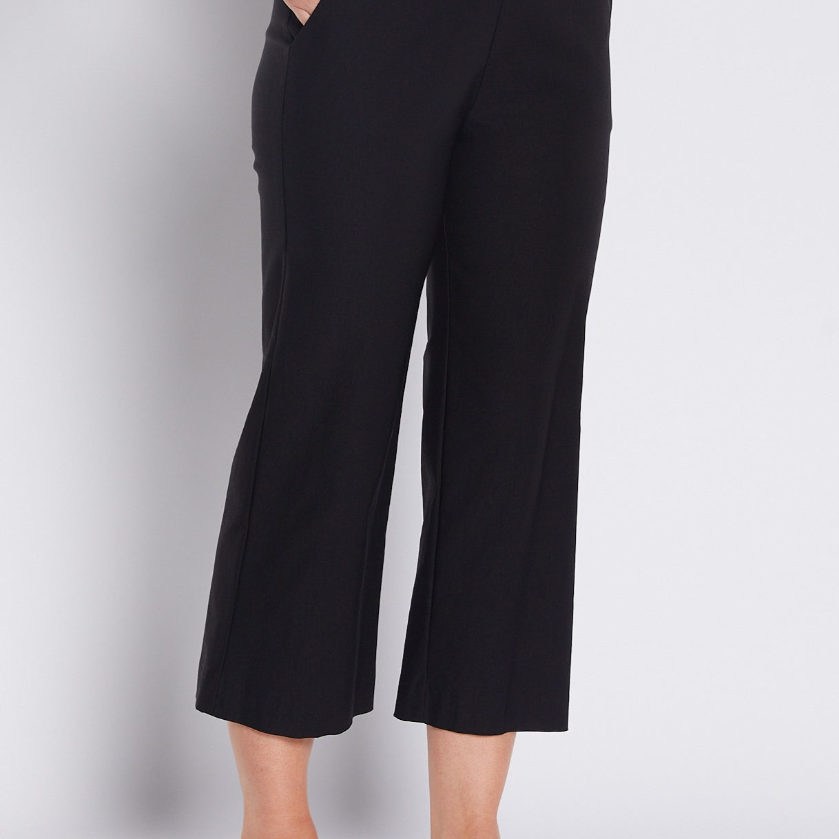 Bengaline Stretch Culottes with Pockets in Black