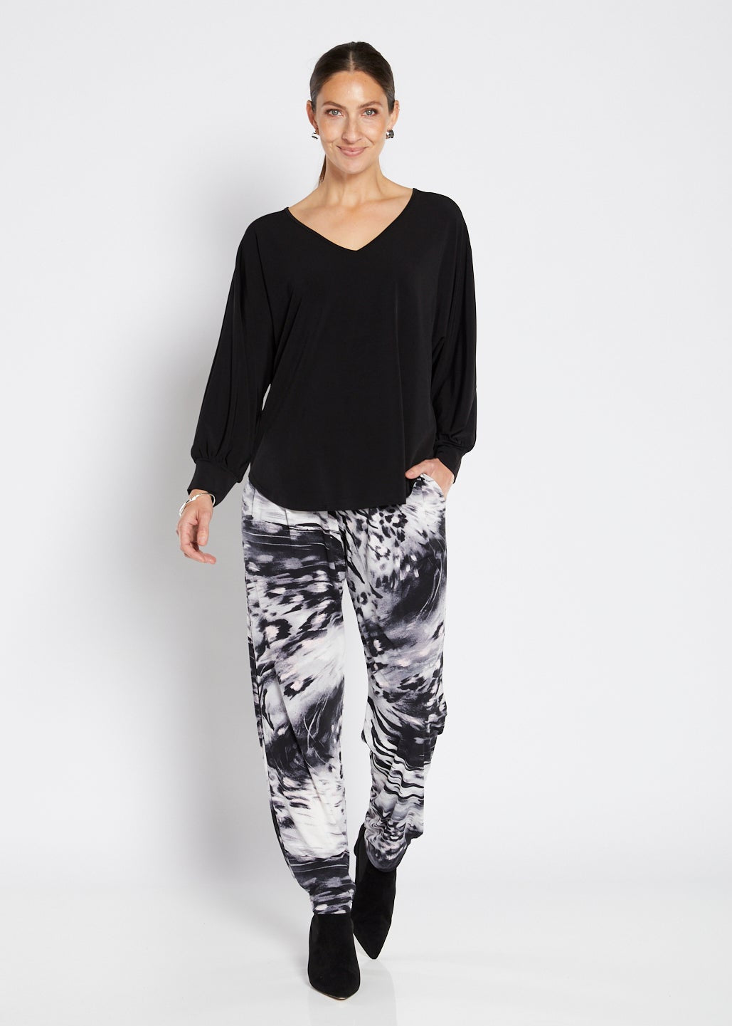Slinky jersey tapered pant in Blizzard
