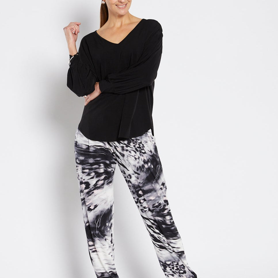 Jersey Tapered Pant with Pockets in Black Grey Print