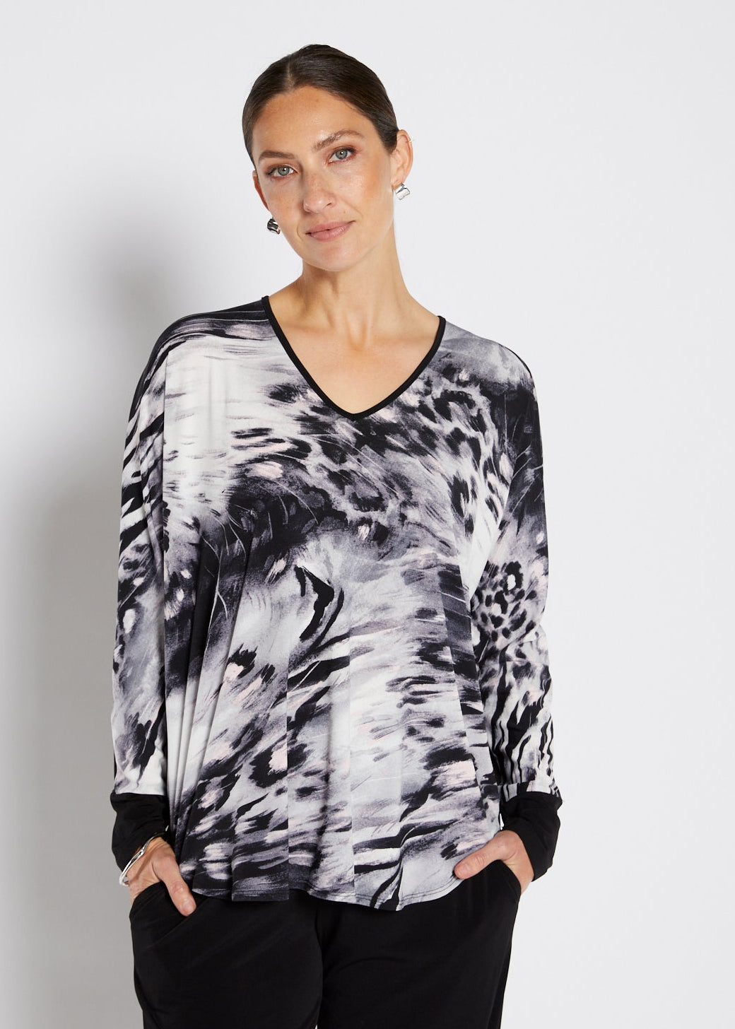 Slinky jersey spliced tunic in Blizzard