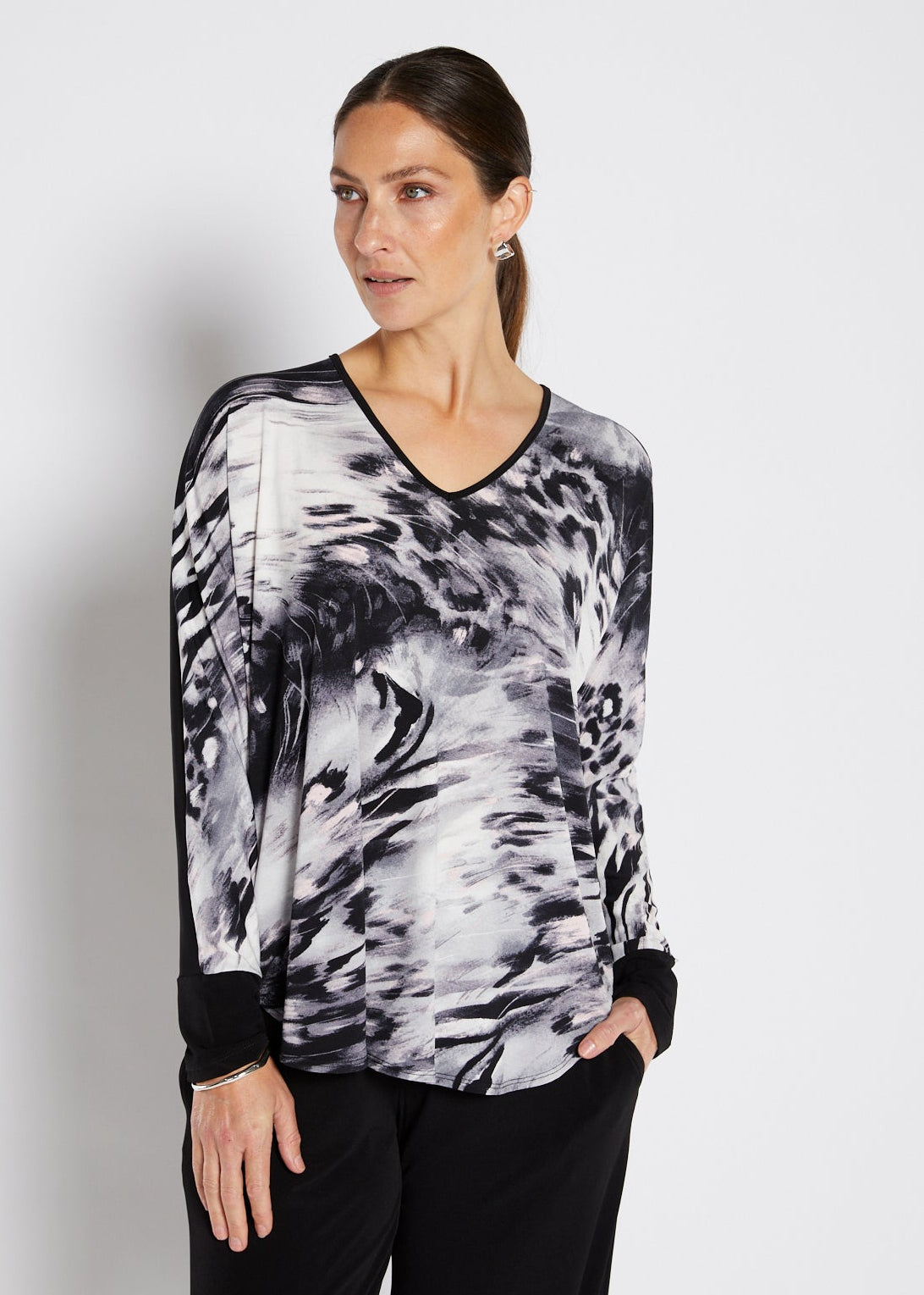 Slinky jersey spliced tunic in Blizzard