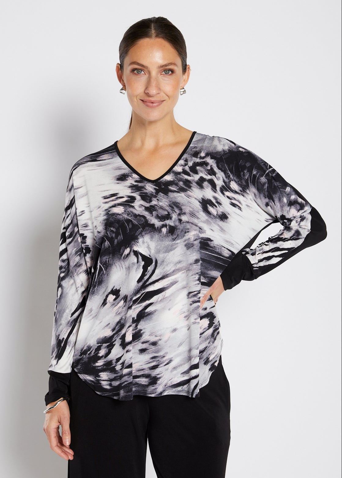 Slinky jersey spliced tunic in Blizzard