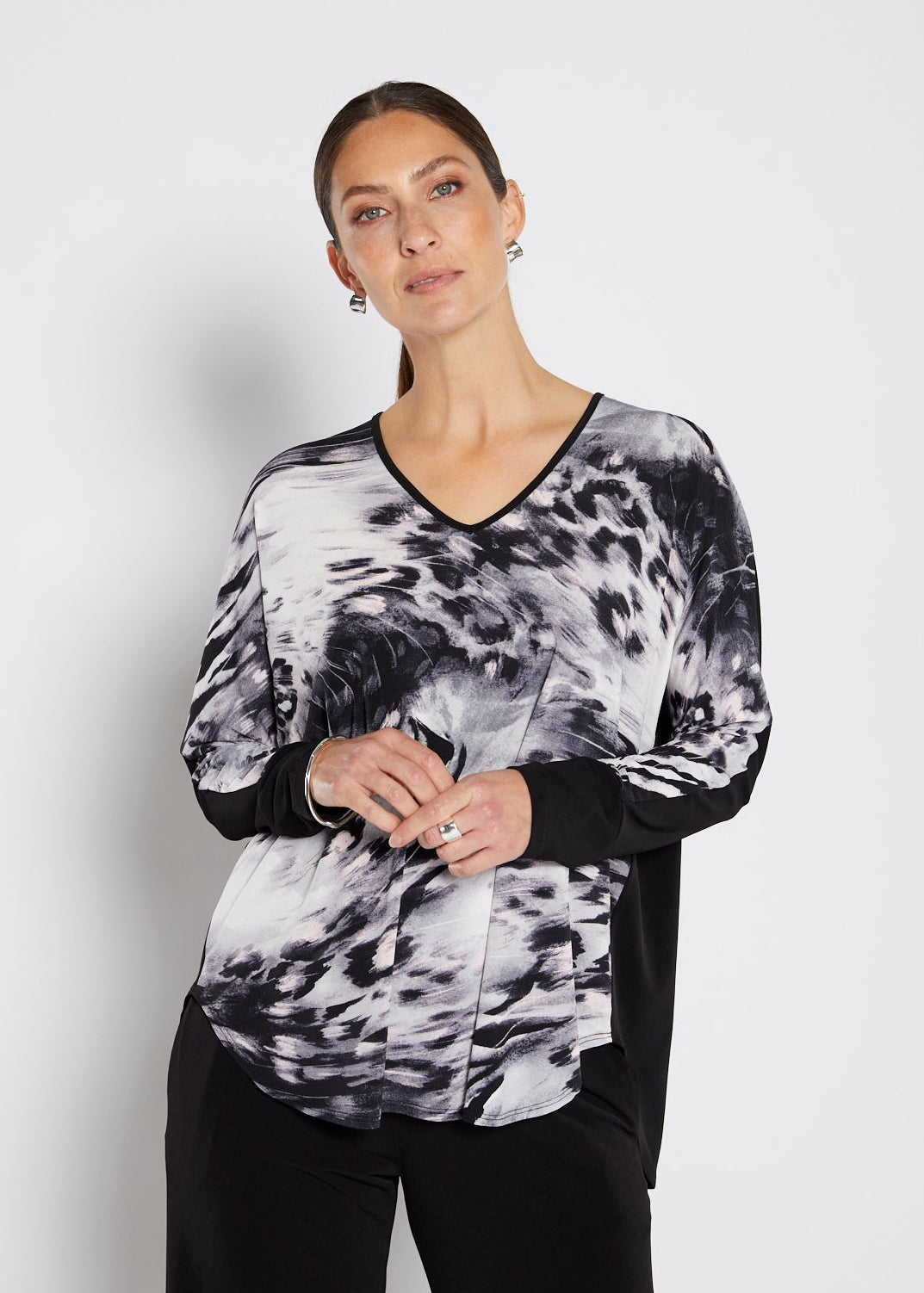 Slinky jersey spliced tunic in Blizzard
