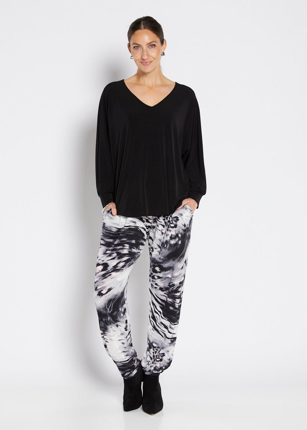 Slinky jersey tapered pant in Blizzard