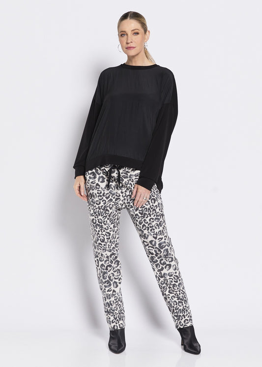 Travel Zenya printed Bengaline relaxed pocket pant in Chorus