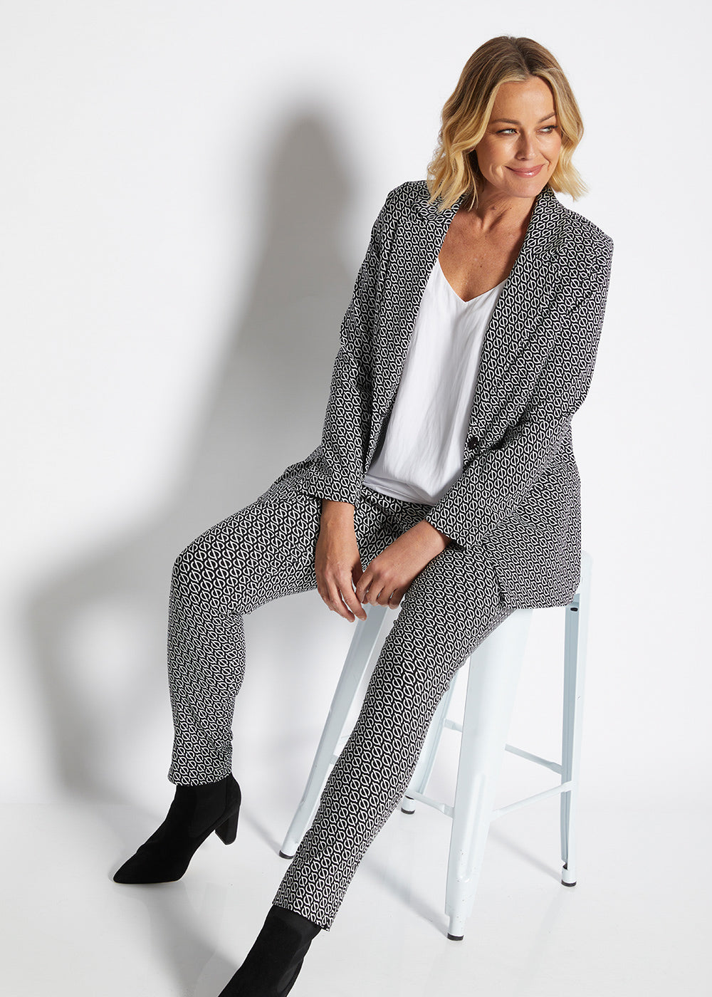 Equation Bengaline miracle stretch blazer in Signature Black